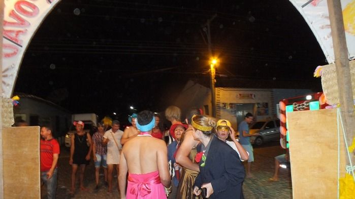 Centenas de pessoas prestigiaram   o  segundo dia dos  festejos do bairro Codó em Dom Expedito Lopes - Imagem 32