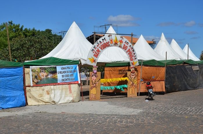 Centenas de pessoas prestigiaram   o  segundo dia dos  festejos do bairro Codó em Dom Expedito Lopes - Imagem 235