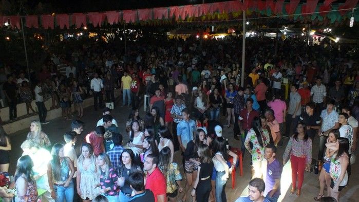 Centenas de pessoas prestigiaram   o  segundo dia dos  festejos do bairro Codó em Dom Expedito Lopes - Imagem 79