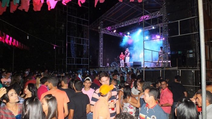 Centenas de pessoas prestigiaram   o  segundo dia dos  festejos do bairro Codó em Dom Expedito Lopes - Imagem 118