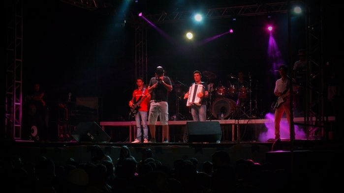 Centenas de pessoas prestigiaram   o  segundo dia dos  festejos do bairro Codó em Dom Expedito Lopes - Imagem 126
