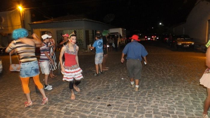 Centenas de pessoas prestigiaram   o  segundo dia dos  festejos do bairro Codó em Dom Expedito Lopes - Imagem 20
