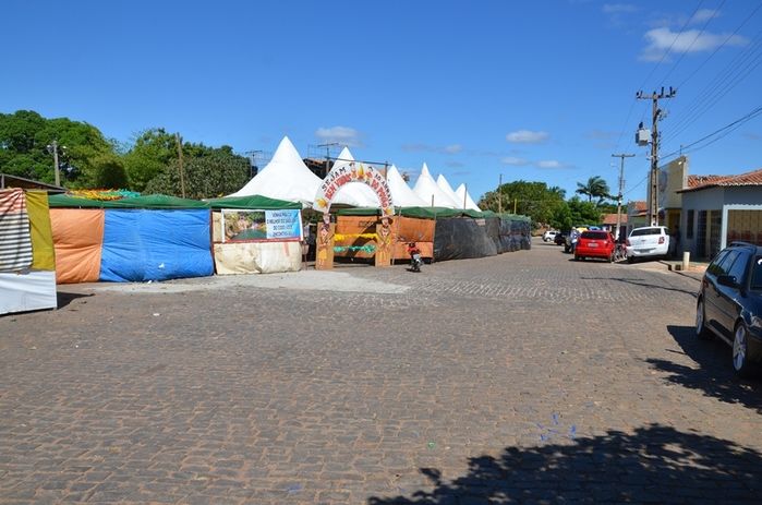 Centenas de pessoas prestigiaram   o  segundo dia dos  festejos do bairro Codó em Dom Expedito Lopes - Imagem 234