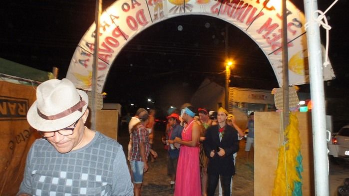 Centenas de pessoas prestigiaram   o  segundo dia dos  festejos do bairro Codó em Dom Expedito Lopes - Imagem 33