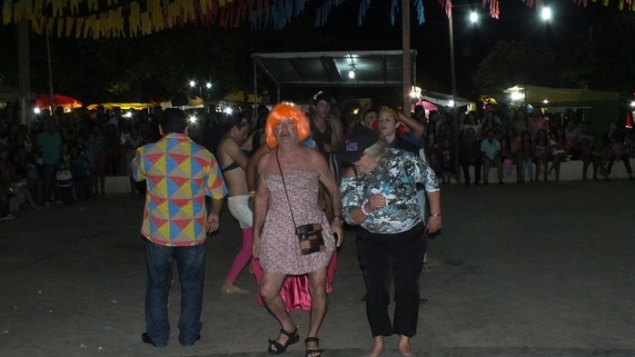 Centenas de pessoas prestigiaram   o  segundo dia dos  festejos do bairro Codó em Dom Expedito Lopes - Imagem 43