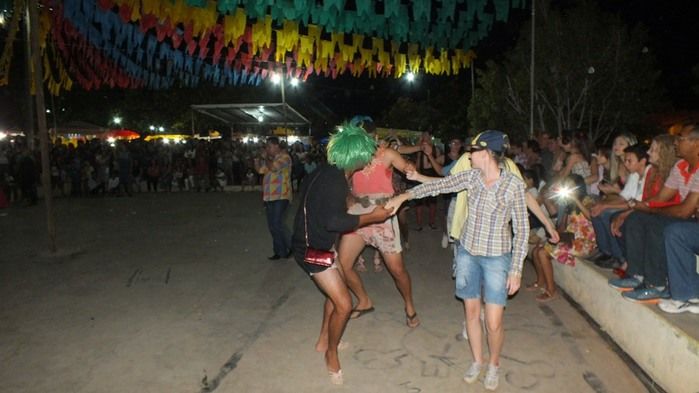 Centenas de pessoas prestigiaram   o  segundo dia dos  festejos do bairro Codó em Dom Expedito Lopes - Imagem 56