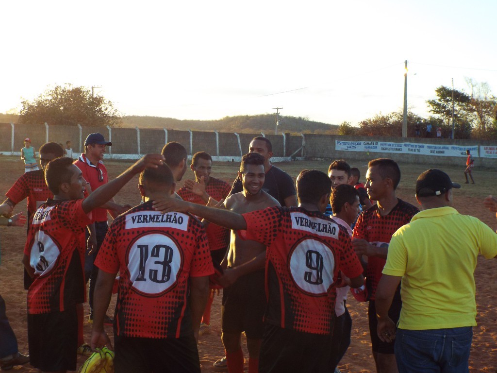 Vermelhão passa por time de Francisco Ayres e se garante na final