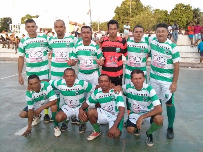 Vereador Zé de Caindinha idealiza e executa projeto de futsal / veteranos para homenagear ex-atletas  - Imagem 10