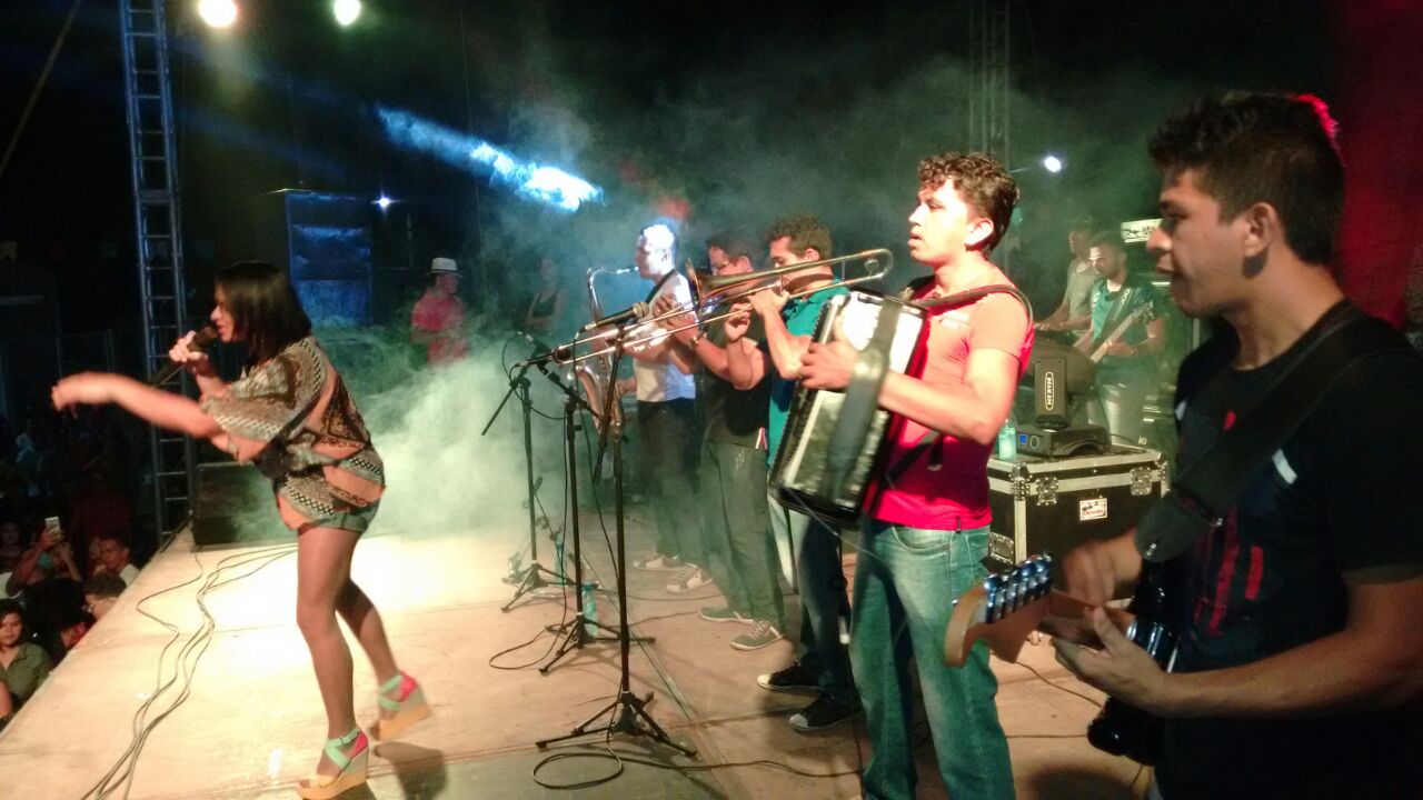 CHAGUINHA & DESEJO MUSICAL FECHARAM COM CHAVE DE OURO OS FESTEJOS DE SÃO PEDRO EM BOA HORA