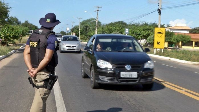 Feriadão: PRF espera fluxo de veículos reduzido no litoral do PI  - Imagem 2