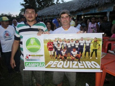 Prefeito Tintin participa de encerramento de torneio society - Imagem 5