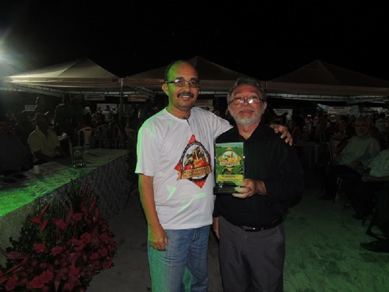 Prefeitura de Monsenhor Gil  homenageia autoridades e agricultores na Festa da Produção