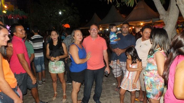 'Muita animação', na última noite de shows do São João do bairro Codó em Dom Expedito Lopes - Imagem 46