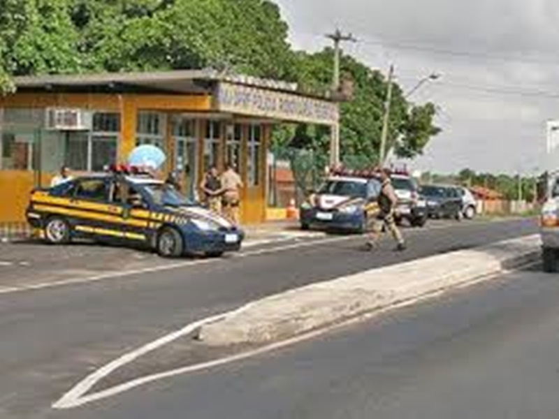 PRF faz alerta dos perigos entre Piripiri e Pedro II durante o Festival de Inverno