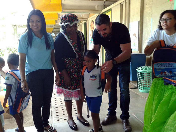 Lukano Sá entrega livros para crianças da rede municipal de ensino - Imagem 4