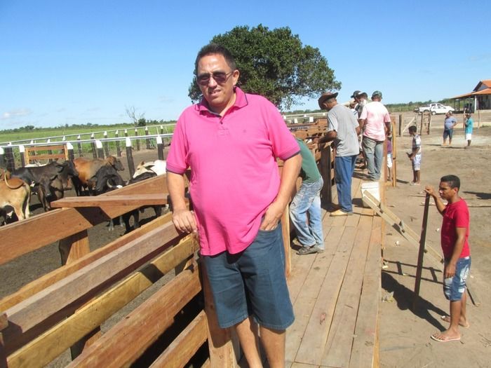 Prefeito Walter Alencar incentiva os Criadores de Gado na vacinação contra a Febre Aftosa - Imagem 2