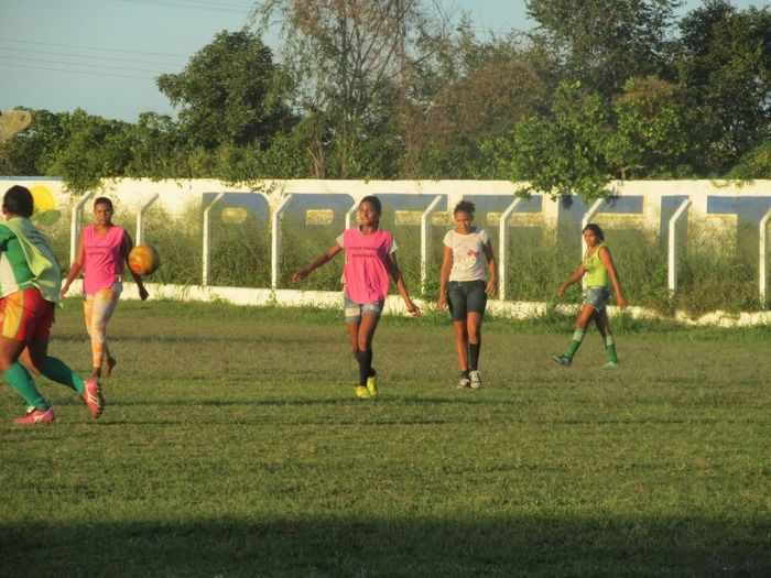 Secretaria de Esporte Faz entrega de Chuteiras para a Seleção Feminina de Futebol de Agricolândia - Imagem 28