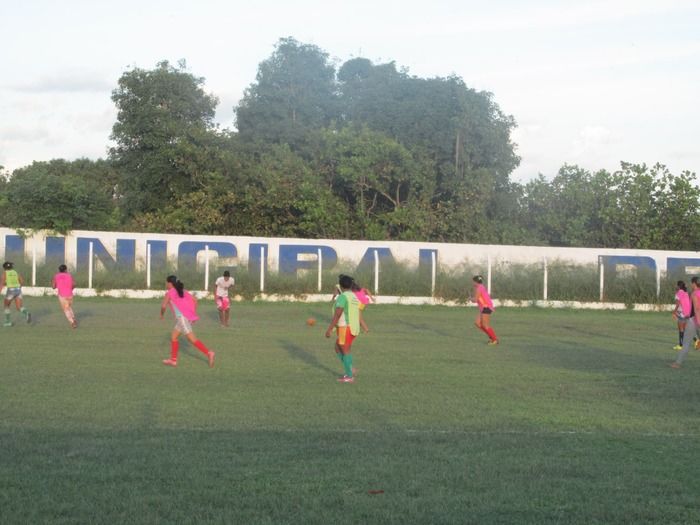 Secretaria de Esporte Faz entrega de Chuteiras para a Seleção Feminina de Futebol de Agricolândia - Imagem 33