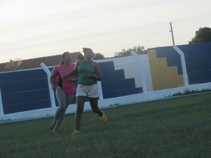 Secretaria de Esporte Faz entrega de Chuteiras para a Seleção Feminina de Futebol de Agricolândia - Imagem 31