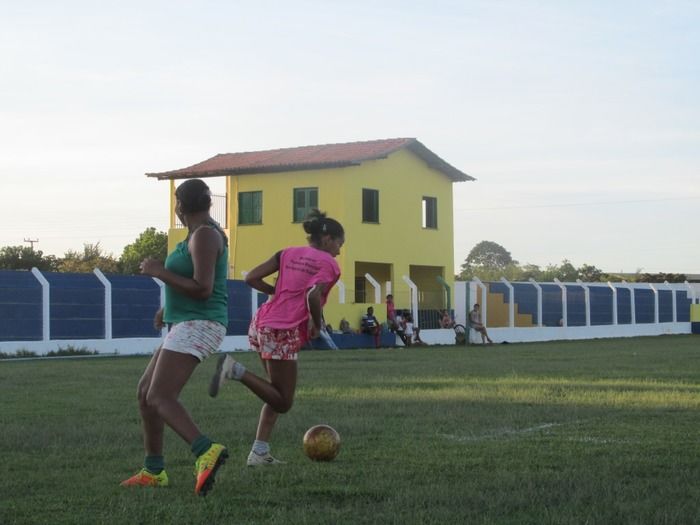 Secretaria de Esporte Faz entrega de Chuteiras para a Seleção Feminina de Futebol de Agricolândia - Imagem 30