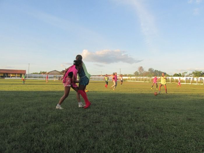 Secretaria de Esporte Faz entrega de Chuteiras para a Seleção Feminina de Futebol de Agricolândia - Imagem 22