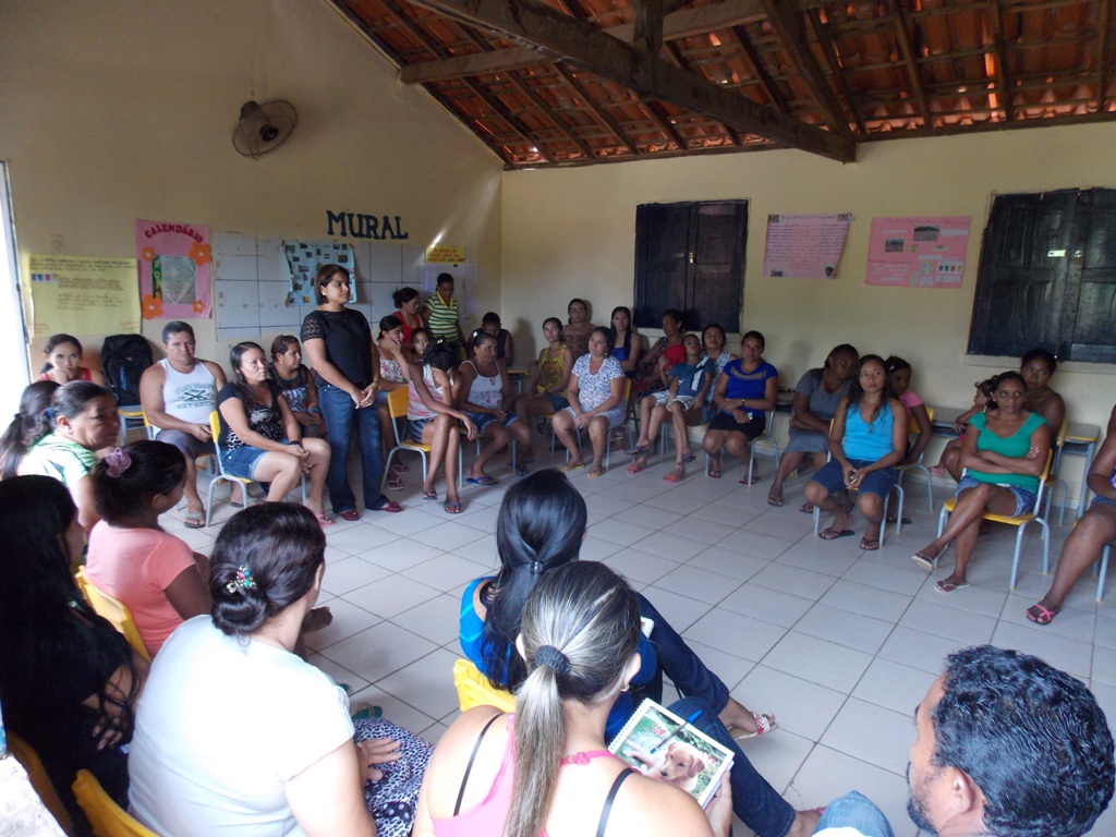 Escola Municipal Adelaide Magalhães realiza reunião com Pais responsável 