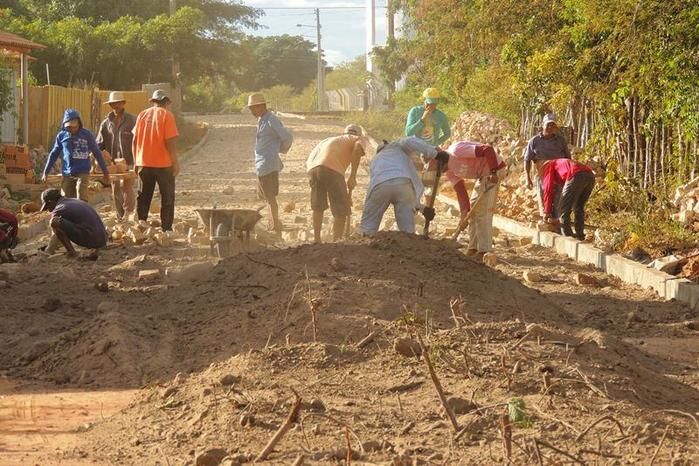 Iniciadas as obras de pavimentação em bairros da cidade - Imagem 5