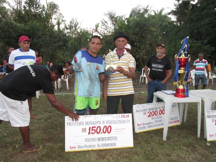 Vila Bate o Emelec e é Campeão do Campeonato de Futebol do Bairro Poeirão   - Imagem 23