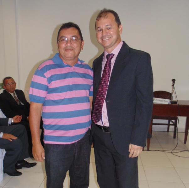 Padre da paróquia de N. S. dos Remédios recebe título de cidadão Portuense - Imagem 1