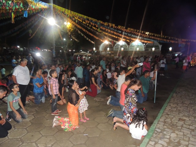 Dia do evangélico reúne multidão em praça pública na cidade de Água Branca - Imagem 2