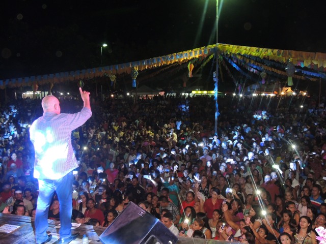 Dia do evangélico reúne multidão em praça pública na cidade de Água Branca - Imagem 11