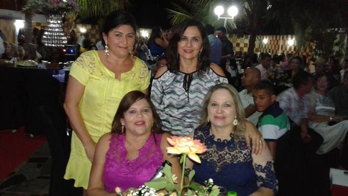 Festa das Rosas movimentou noite de sexta em Barras - Imagem 20