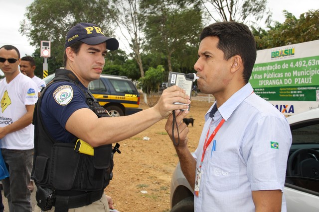 Secretaria Municipal de Saúde Promoveu a Campanha Viva no Trânsito - Imagem 18