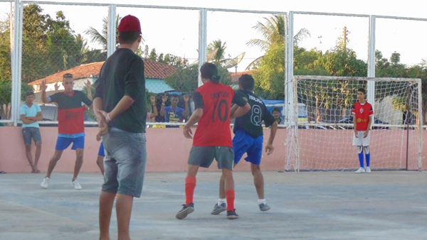 Final do campeonato de férias é realizado em Santo Inácio  - Imagem 12