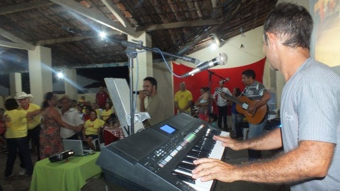 Dom Expedito Lopes, fez festa para homenagear o grupo da melhor idade de Paquetá-PI - Imagem 143