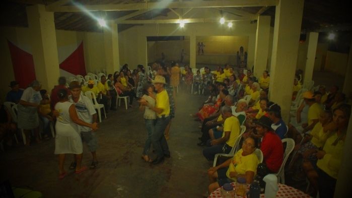 Dom Expedito Lopes, fez festa para homenagear o grupo da melhor idade de Paquetá-PI - Imagem 18