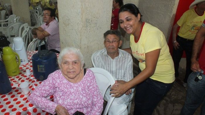 Dom Expedito Lopes, fez festa para homenagear o grupo da melhor idade de Paquetá-PI - Imagem 158