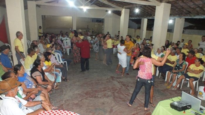 Dom Expedito Lopes, fez festa para homenagear o grupo da melhor idade de Paquetá-PI - Imagem 129