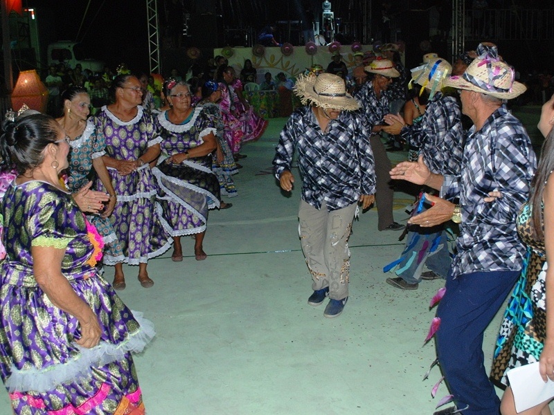 XIV Festival de Quadrilhas Cajueiro Meu Rei bate recorde de público e animação 
