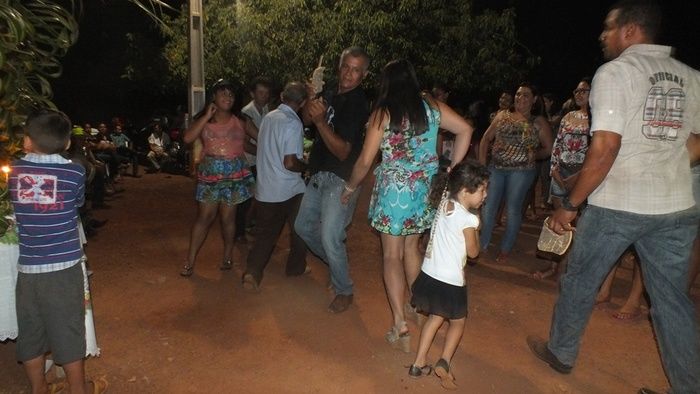 No interior do Piauí, Família e comunidade pagam promessa com Roda de São Gonçalo. - Imagem 40