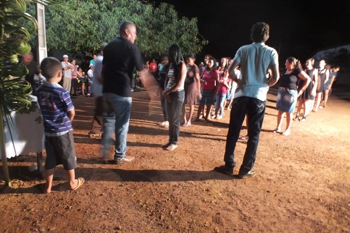 No interior do Piauí, Família e comunidade pagam promessa com Roda de São Gonçalo. - Imagem 16
