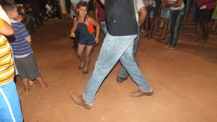 No interior do Piauí, Família e comunidade pagam promessa com Roda de São Gonçalo. - Imagem 32