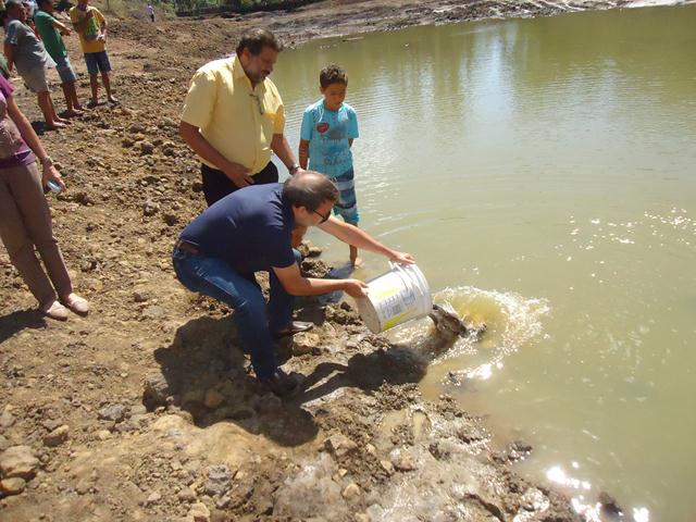 Dr. Zé Maria comemora com a População a Reforma do Tanque em Furta-Lhe a Volta - Imagem 21