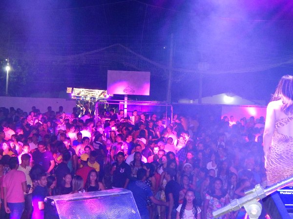 Show da Banda Farra de Play e Forró Sem Limite - Imagem 4