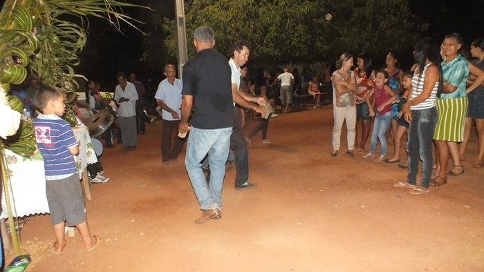 No interior do Piauí, Família e comunidade pagam promessa com Roda de São Gonçalo. - Imagem 31