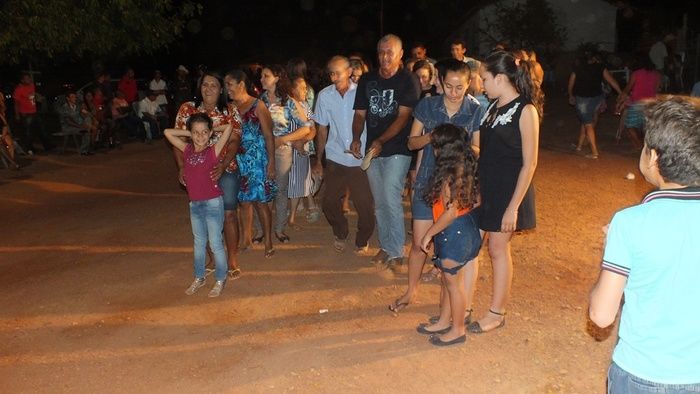 No interior do Piauí, Família e comunidade pagam promessa com Roda de São Gonçalo. - Imagem 15