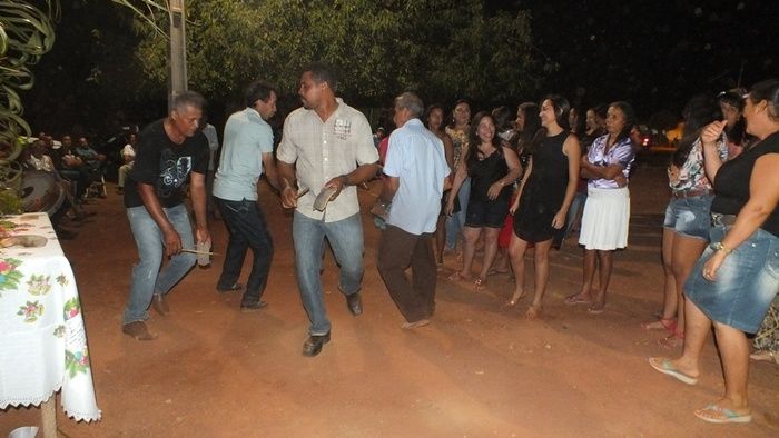 No interior do Piauí, Família e comunidade pagam promessa com Roda de São Gonçalo. - Imagem 55