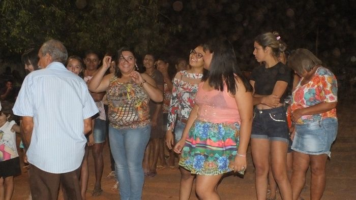 No interior do Piauí, Família e comunidade pagam promessa com Roda de São Gonçalo. - Imagem 43