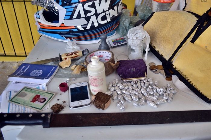 PM apreende maconha, crack e dinheiro em residência no litoral do Piauí - Imagem 1