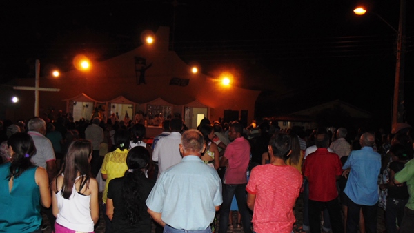 Centenas de devotos de Santo Inácio de Loyola participaram da ultima noite de novena ao padroeiro - Imagem 15